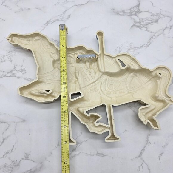 Vintage 1981 Burwood Carousel Horses Wall Hanging Blue Pink Plastic Made in USA - Picture 7 of 8